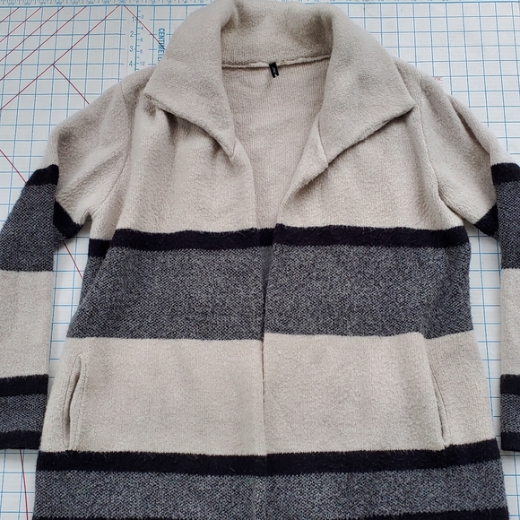 Amanda Green Sweater Women's Cardigan Long Sleeve - Picture 2 of 6